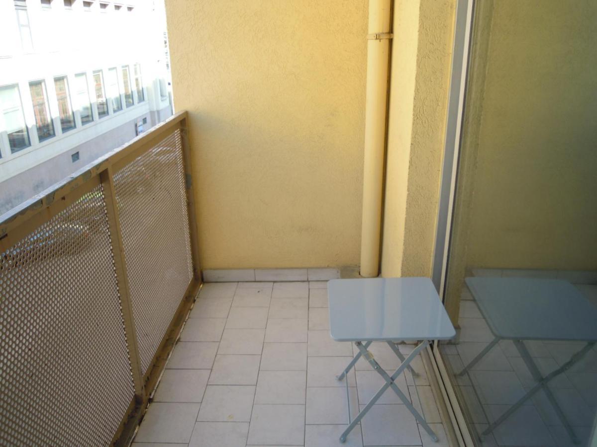Nîmes. Dhuoda Extérieur photo