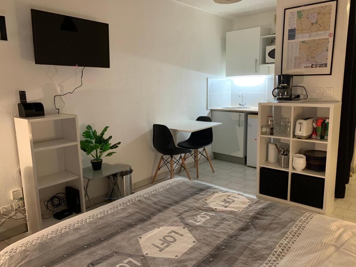 Nîmes. Dhuoda Extérieur photo